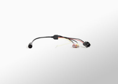 Adapter V MiniDIN auf Cinch/AMP