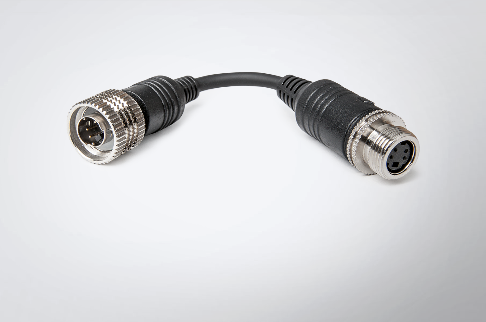 Kabel und Adapter